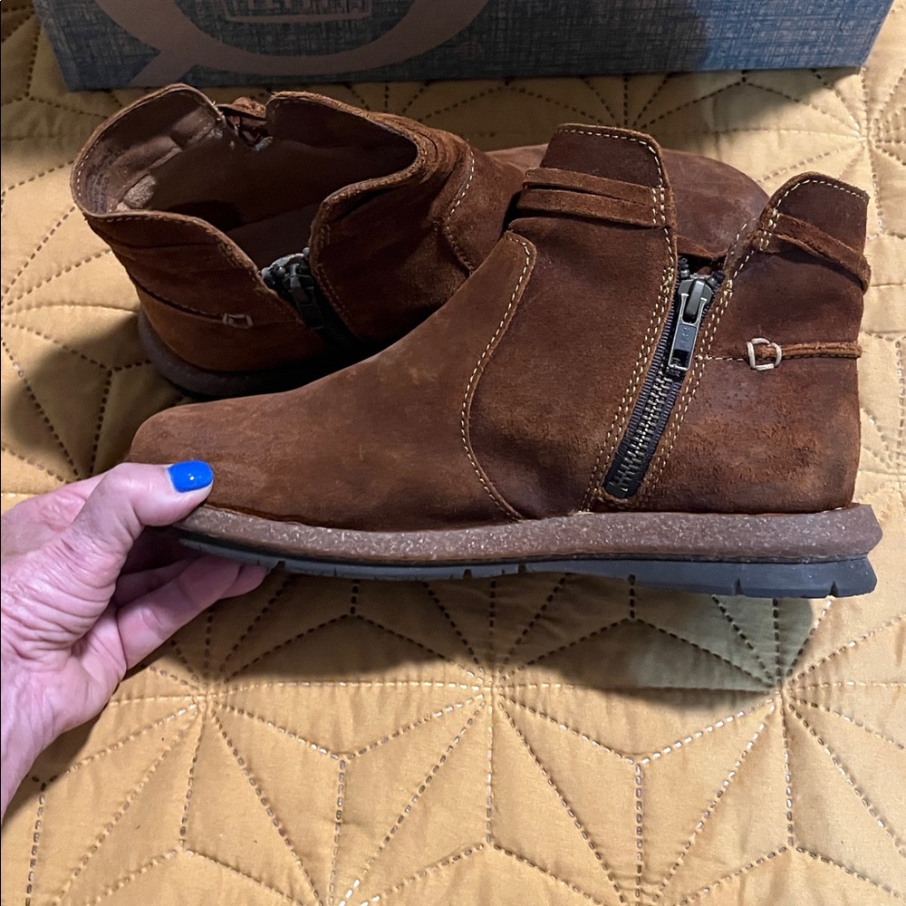 Born Brown Suede Ankle Boots NEW - Picture 4 of 7